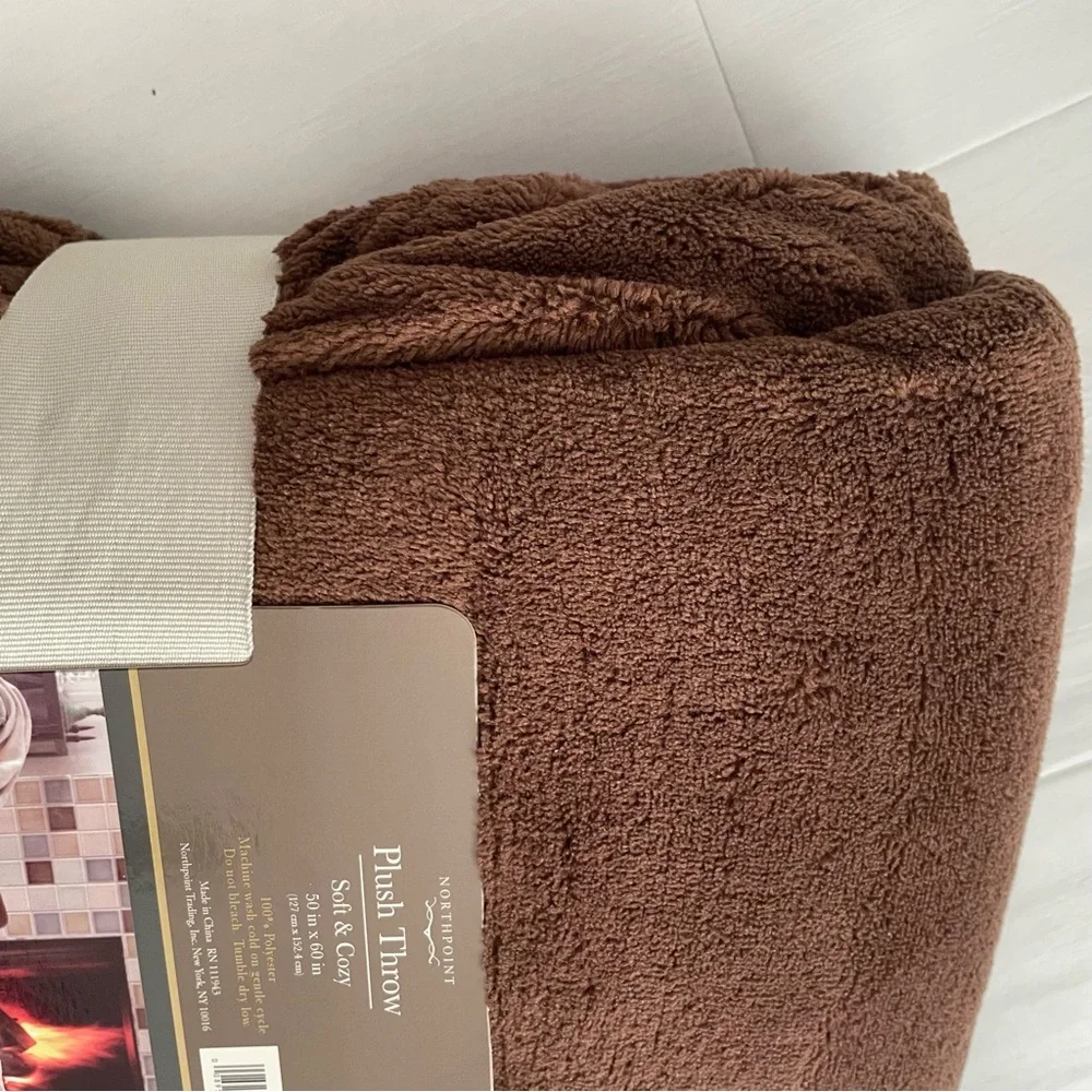 Brown Plush Throw Blanket Soft & Cozy 50” x 60”